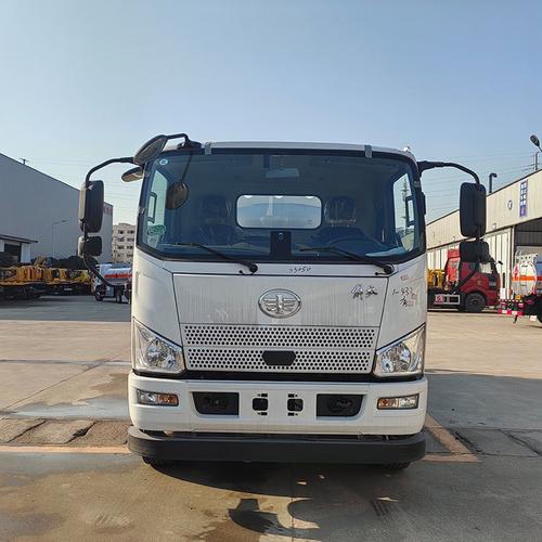 5方油罐车 高效移动运油与精准加油的完美结合