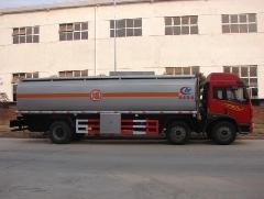 解放小三轴运油车 厂家直销，品质与服务的双重保障